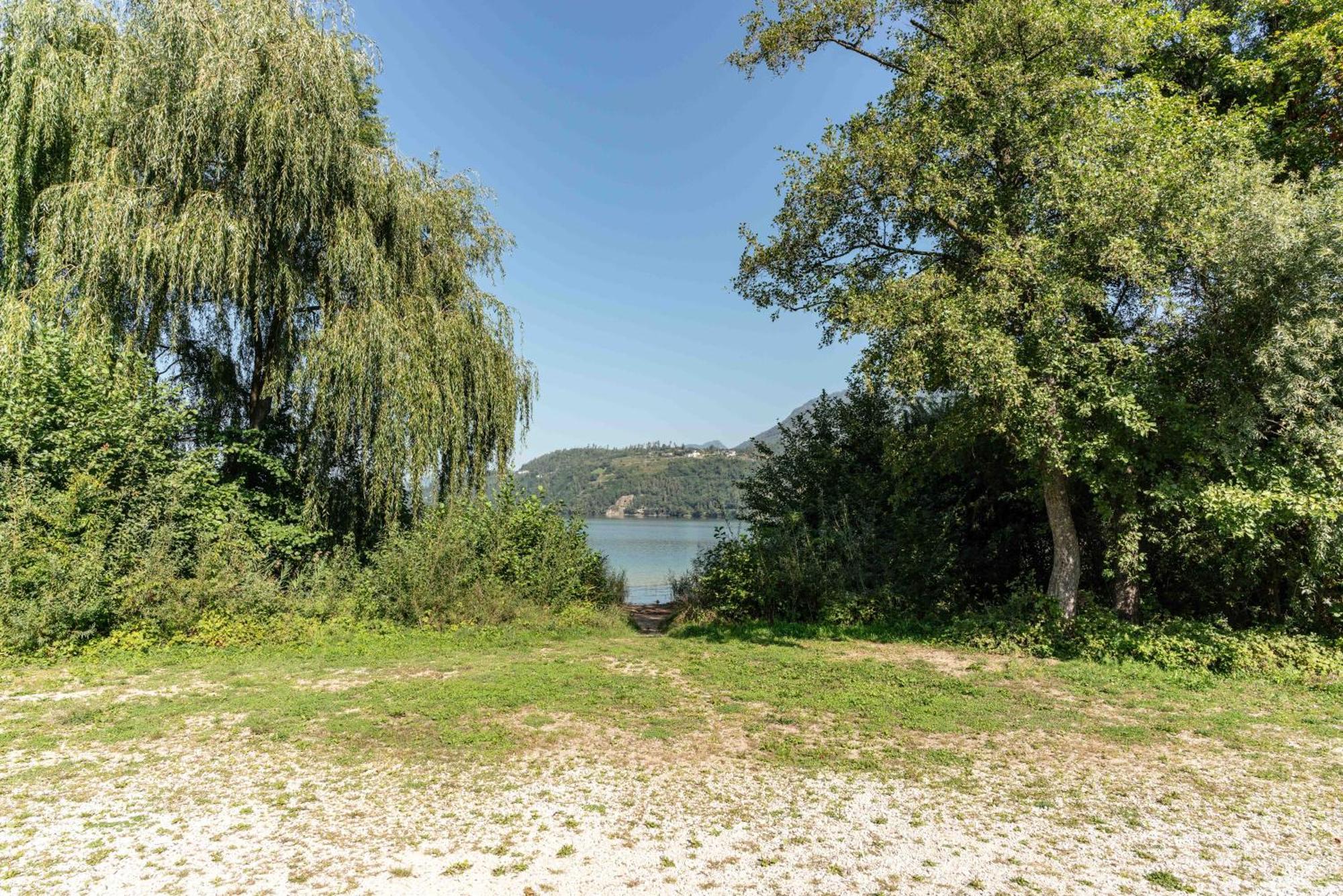 La Gemma Sul Lago Calceranica al Lago Exterior foto